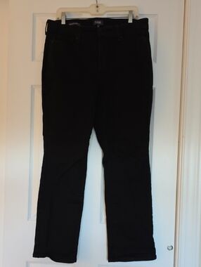NYDJ Straight Leg Jeans in Black